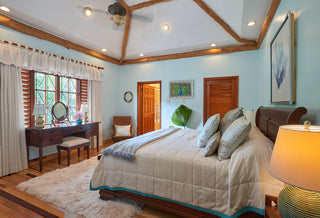 Reside Beachfront Villa, Discovery Bay